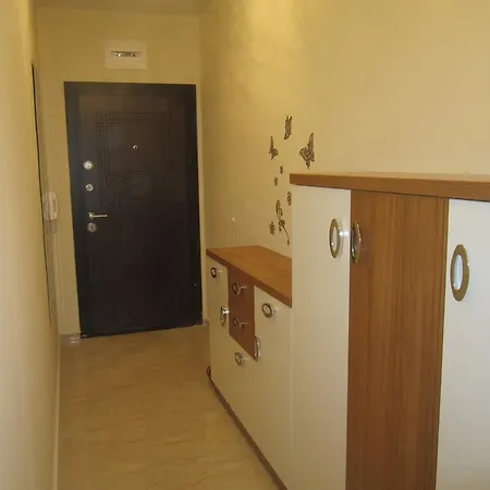 Lubo Apartment *